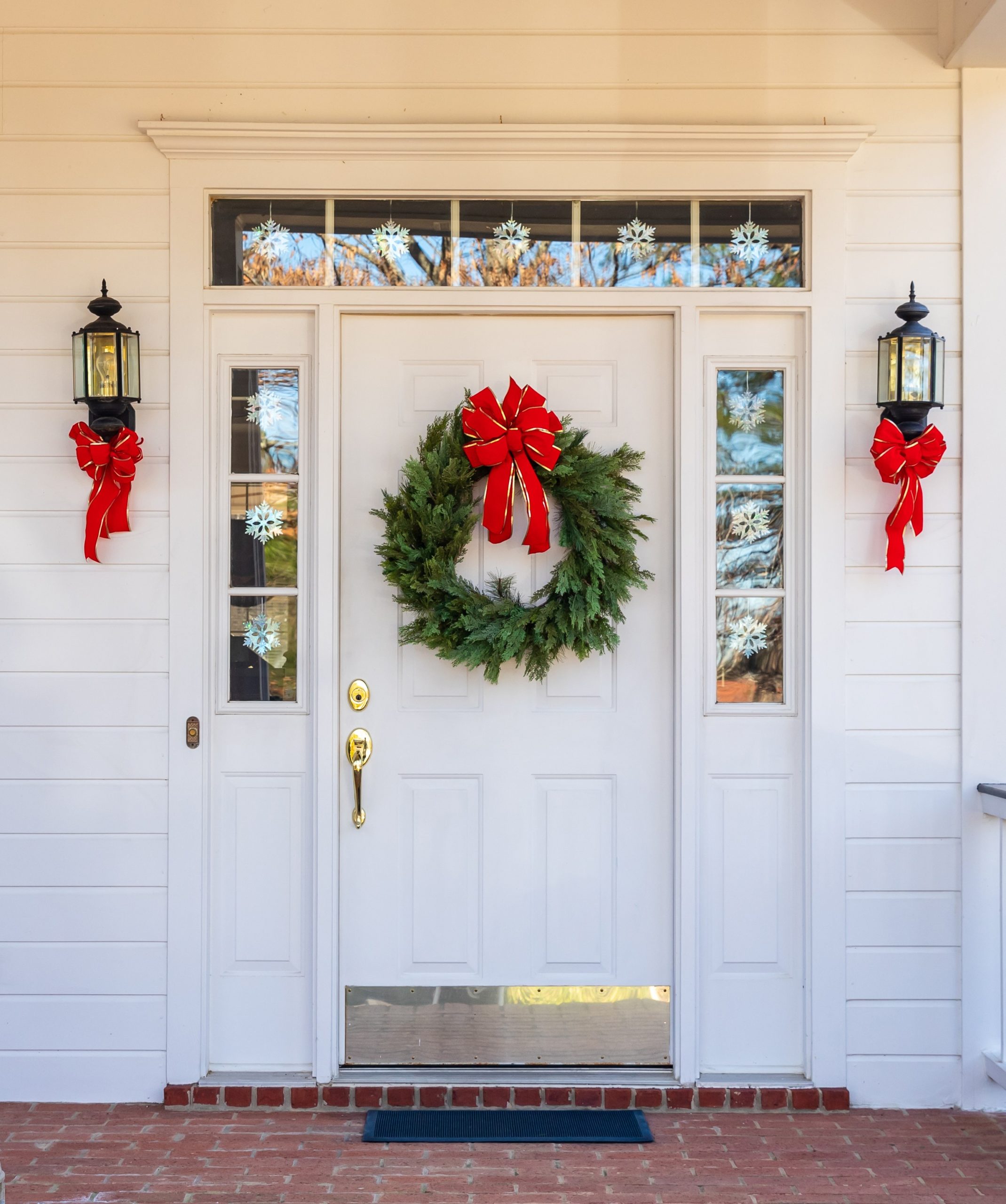 Exterior Holiday Door Decorating